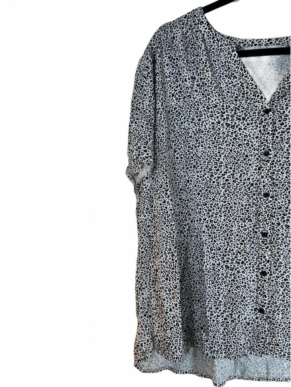 AMAZON ESSENTIALS Women’s Button Down Short Sleeve Leopard Print Top / Size: XXL - Picture 4 of 7